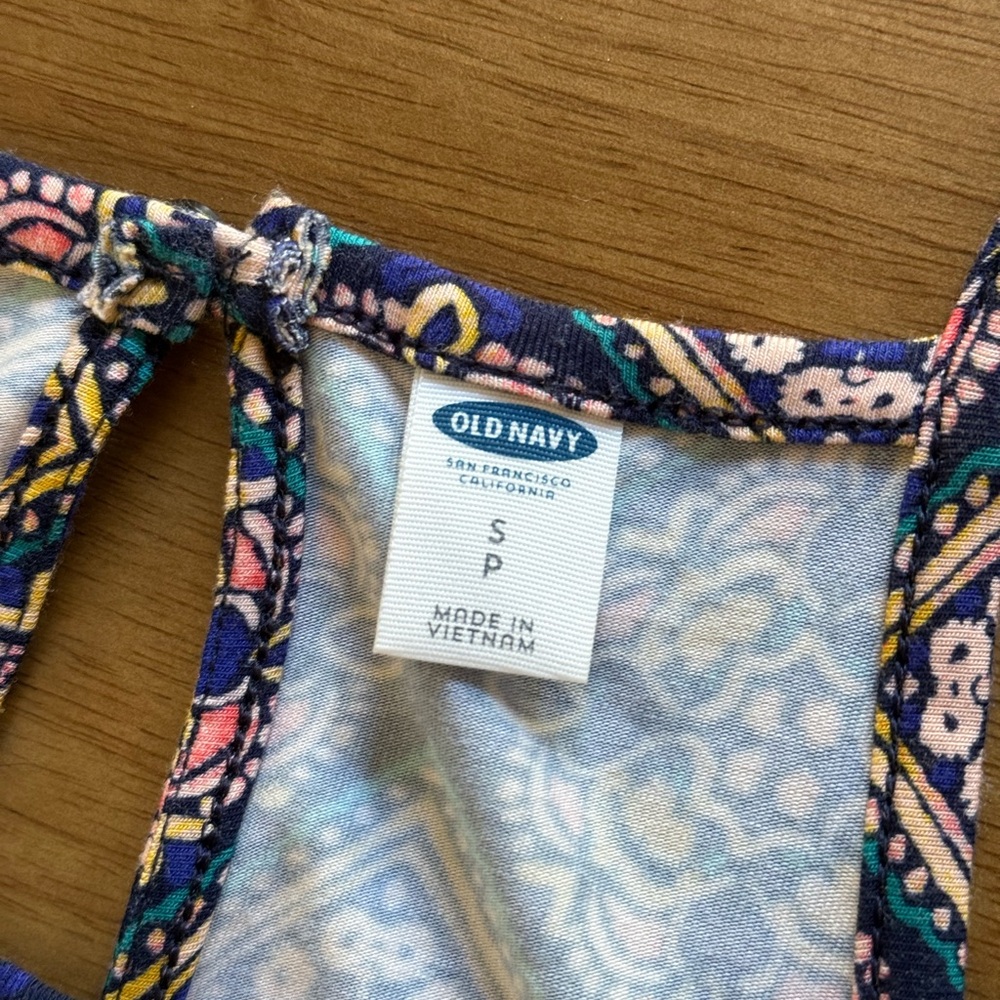 Old Navy NWOT Colorful Geometric Print Romper Size Small - Picture 9 of 12